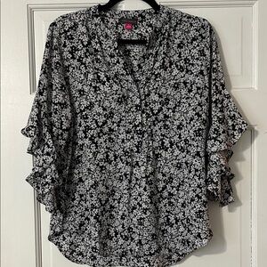 Vince Camuto Monochrome Floral Ruffle Blouse